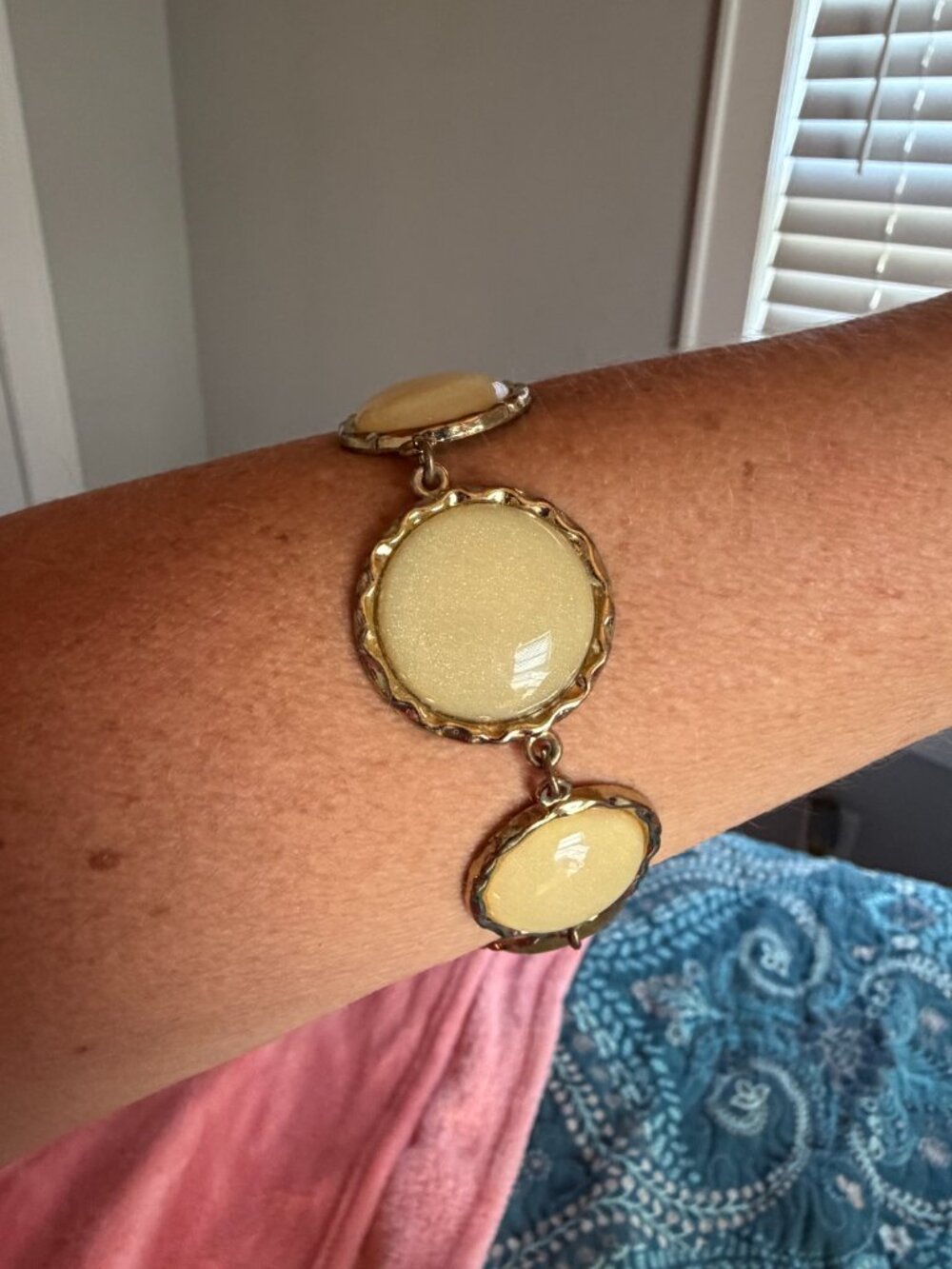 Vintage neutral bracelet